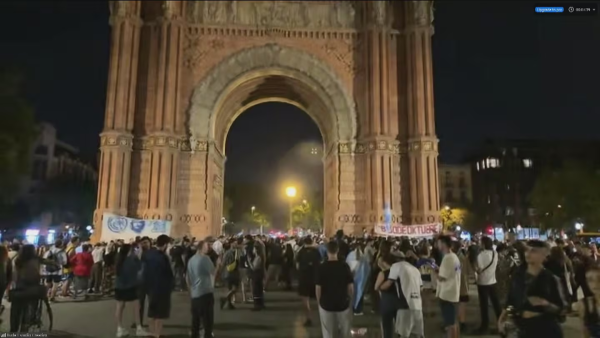 La &ldquo;misa ricotera&rdquo; del otro lado del oc&eacute;ano: miles de fan&aacute;ticos despiden al Indio Solari en Barcelona