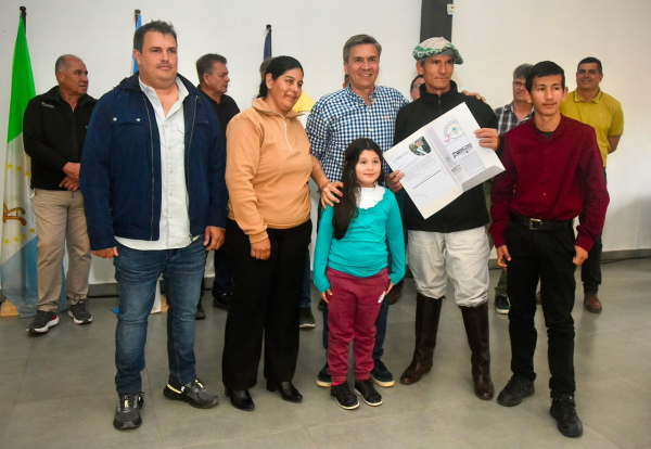 Las Bre&ntilde;as: tras d&eacute;cadas de espera, familias rurales recibieron el t&iacute;tulo de la tierra que trabajaron toda su vida